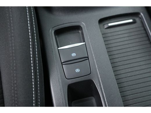 Ford Focus 1.0 EcoBoost Hybrid Titanium | Navigatie Sync 4 | Climate Control | Cruise Control | Getint Glas ... ActivLease financial lease