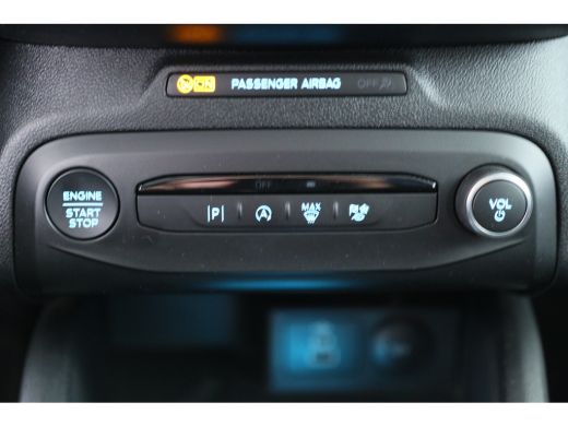 Ford Focus 1.0 EcoBoost Hybrid Titanium | Navigatie Sync 4 | Climate Control | Cruise Control | Getint Glas ... ActivLease financial lease