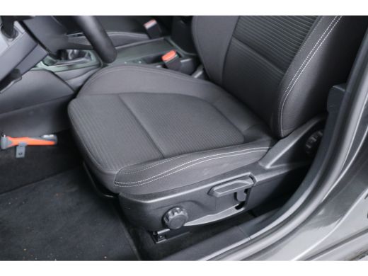 Ford Focus 1.0 EcoBoost Hybrid Titanium | Navigatie Sync 4 | Climate Control | Cruise Control | Getint Glas ... ActivLease financial lease