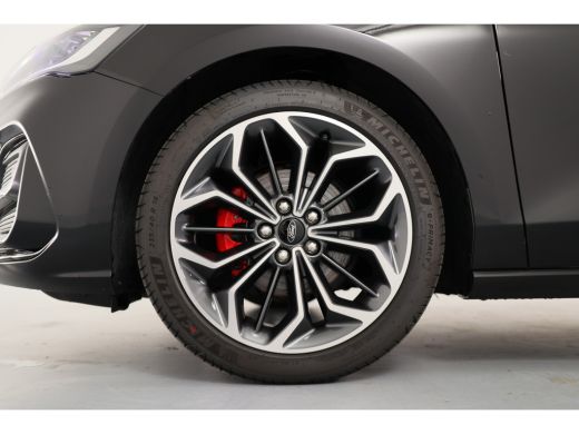 Ford FOCUS Wagon 1.0 EcoBoost Hybrid ST Line X | Winter Pack | Camera | 18 inch lichtmetalen velgen | Climate Control ActivLease financial lease