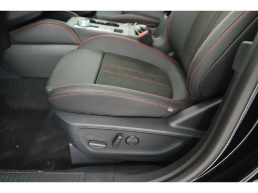 Ford Kuga 2.5 PHEV ST-Line X | Direct leverbaar! | 19'' Lichtmetalen Velgen | Panorama Dak | Winter Pack | ... ActivLease financial lease