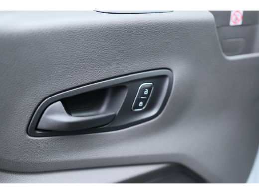 Ford Transit 350 2.0 TDCI L3H2 Trend Automaat | € 7.455,- Voorraad Voordeel | Navigatie | Trekhaak | Cruise | ... ActivLease financial lease
