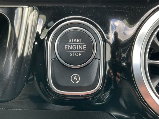 Mercedes B-Klasse 180 Business Solution Luxury Automaat Pano Leder Adap.Cruise Vol Opties! ActivLease financial lease