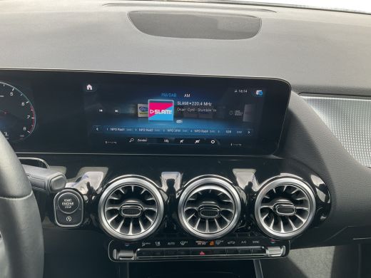 Mercedes B-Klasse 180 Business Solution Luxury Automaat Pano Leder Adap.Cruise Vol Opties! ActivLease financial lease