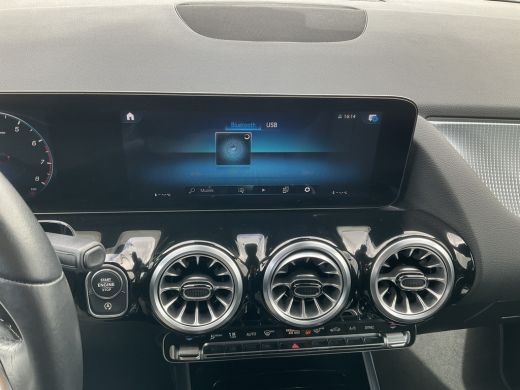 Mercedes B-Klasse 180 Business Solution Luxury Automaat Pano Leder Adap.Cruise Vol Opties! ActivLease financial lease