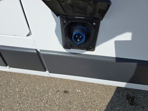 Peugeot Boxer 330 2.0 BlueHDI L2 H2 Pro - 110 Pk - Euro 6 - Koel / Vries - Airco - Cruise Control ActivLease financial lease