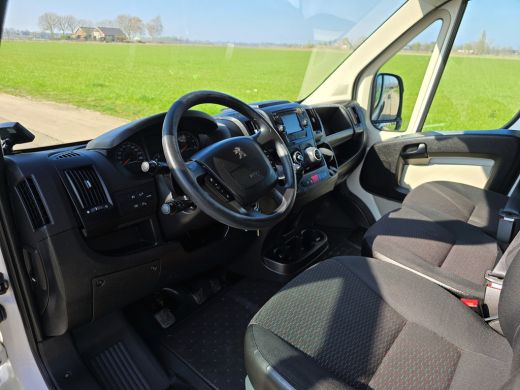 Peugeot Boxer 330 2.0 BlueHDI L2 H2 Pro - 110 Pk - Euro 6 - Koel / Vries - Airco - Cruise Control ActivLease financial lease