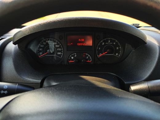 Peugeot Boxer 330 2.0 BlueHDI L2 H2 Pro - 110 Pk - Euro 6 - Koel / Vries - Airco - Cruise Control ActivLease financial lease