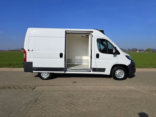 Peugeot Boxer 330 2.0 BlueHDI L2 H2 Pro - 110 Pk - Euro 6 - Koel / Vries - Airco - Cruise Control ActivLease financial lease