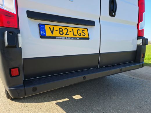 Peugeot Boxer 330 2.0 BlueHDI L2 H2 Pro - 110 Pk - Euro 6 - Koel / Vries - Airco - Cruise Control ActivLease financial lease