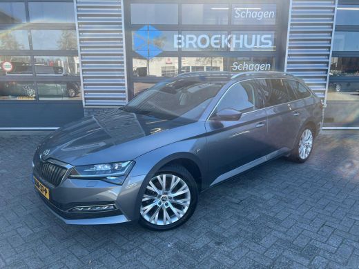 Skoda Superb Combi 1.4 TSI 218 pk iV Business Edition 6-DSG | Trekhaak wegklapbaar | Leder | Achteruitrijcamer... Skoda Superb Combi 1.4 TSI 218 pk iV Business Edition 6-DSG | Trekhaak wegklapbaar | Leder | Achteruitrijcamer...