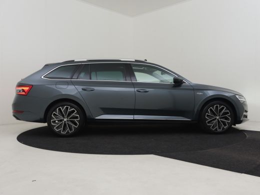 Skoda Superb Combi 1.4 TSI iV L&K Executive 218pk | Leder bekleding | Trekhaak | Canton audio | Panorama dak |... ActivLease financial lease