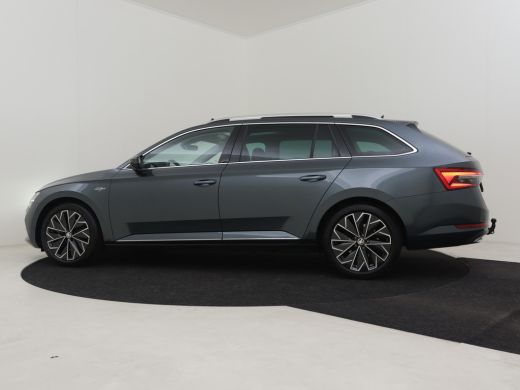 Skoda Superb Combi 1.4 TSI iV L&K Executive 218pk | Leder bekleding | Trekhaak | Canton audio | Panorama dak |... ActivLease financial lease