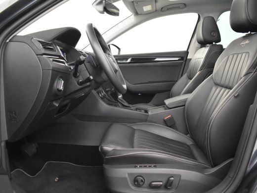 Skoda Superb Combi 1.4 TSI iV L&K Executive 218pk | Leder bekleding | Trekhaak | Canton audio | Panorama dak |... ActivLease financial lease