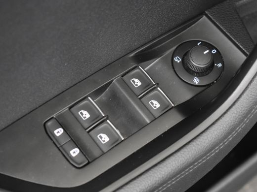 Skoda Superb Combi 1.4 TSI iV L&K Executive 218pk | Leder bekleding | Trekhaak | Canton audio | Panorama dak |... ActivLease financial lease