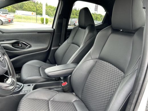 Toyota Yaris 1.5 Hybrid Executive ActivLease financial lease