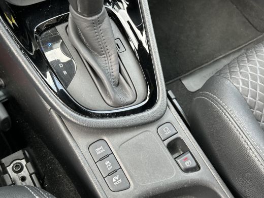 Toyota Yaris 1.5 Hybrid Executive ActivLease financial lease