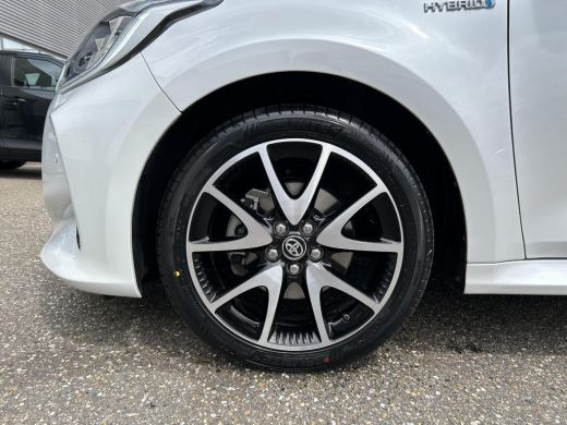 Toyota Yaris 1.5 Hybrid Executive ActivLease financial lease