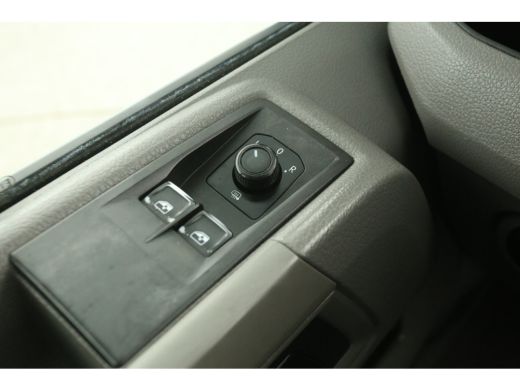 Volkswagen Crafter 35 2.0 TDI L3H3 141PK Airco Cruise 3000KG Trekgew. Trekhaak Elektrpakket ActivLease financial lease