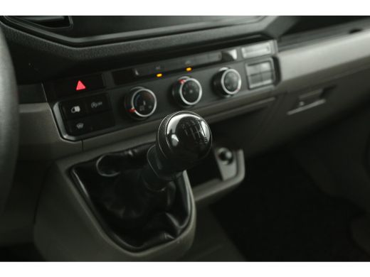 Volkswagen Crafter 35 2.0 TDI L3H3 141PK Airco Cruise 3000KG Trekgew. Trekhaak Elektrpakket ActivLease financial lease