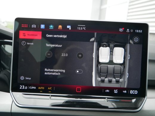 Volkswagen Golf 1.5 eHybrid Life Edition Adaptive Cruise Control - Parkeercamera - Ambiance Verlichting ActivLease financial lease