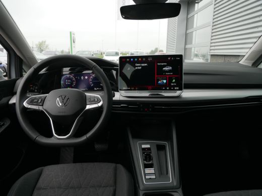 Volkswagen Golf 1.5 eHybrid Life Edition Adaptive Cruise Control - Parkeercamera - Ambiance Verlichting ActivLease financial lease