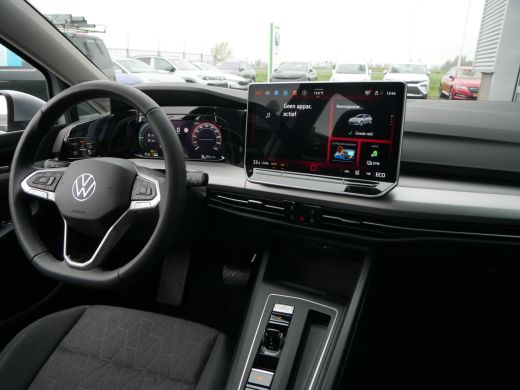 Volkswagen Golf 1.5 eHybrid Life Edition Adaptive Cruise Control - Parkeercamera - Ambiance Verlichting ActivLease financial lease
