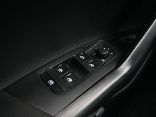 Volkswagen Polo 1.0 TSI 95pk DSG Life Edition Stoelverwarming Camera Pdc Acc Carplay 303 ActivLease financial lease