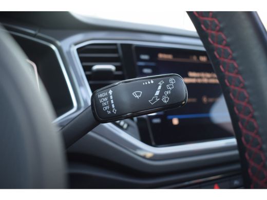 Volkswagen T-Roc 1.5 TSI Sport Business R | Pano | Half Leer | Virtual | Apple CarPlay ActivLease financial lease