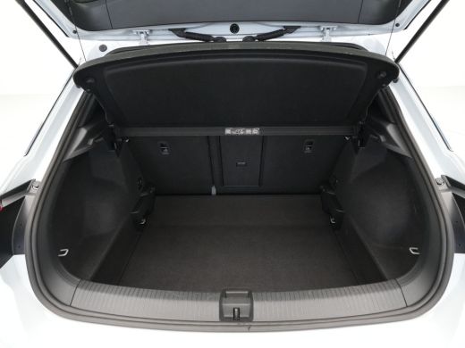 Volkswagen T-Roc 1.5 TSI 150pk DSG Sport Navigatie Camera Acc Executive Getint glas 205 ActivLease financial lease