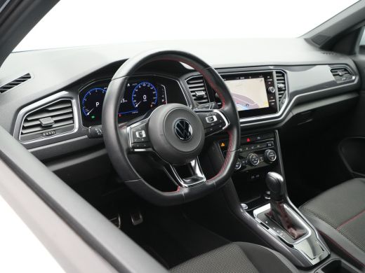 Volkswagen T-Roc 1.5 TSI 150pk DSG Sport Navigatie Camera Acc Executive Getint glas 205 ActivLease financial lease