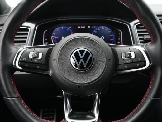 Volkswagen T-Roc 1.5 TSI 150pk DSG Sport Navigatie Camera Acc Executive Getint glas 205 ActivLease financial lease