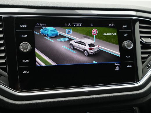 Volkswagen T-Roc 1.5 TSI 150pk DSG Sport Navigatie Camera Acc Executive Getint glas 205 ActivLease financial lease