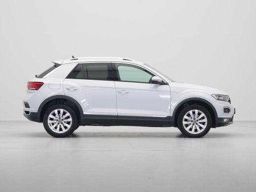 Volkswagen T-Roc 1.5 TSI 150pk DSG Sport Navigatie Camera Acc Executive Getint glas 205 ActivLease financial lease
