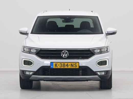 Volkswagen T-Roc 1.5 TSI 150pk DSG Sport Navigatie Camera Acc Executive Getint glas 205 ActivLease financial lease