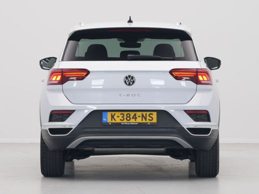 Volkswagen T-Roc 1.5 TSI 150pk DSG Sport Navigatie Camera Acc Executive Getint glas 205 ActivLease financial lease