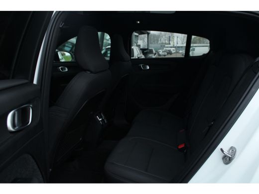 Volvo  C40 Single Motor | Climate-Pack: Warmtepomp | Stuur/stoelverwarming | Camera | Getint glas | 19-Inch ... ActivLease financial lease