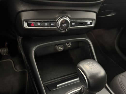 Volvo  XC40 T2 Momentum | Achteruitrijcamera | Apple Carplay/Android Auto|telefoonintegratie premium | Cruise... ActivLease financial lease