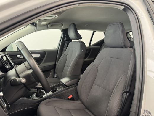 Volvo  XC40 T2 Momentum | Achteruitrijcamera | Apple Carplay/Android Auto|telefoonintegratie premium | Cruise... ActivLease financial lease