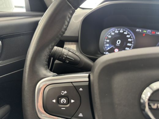 Volvo  XC40 T2 Momentum | Achteruitrijcamera | Apple Carplay/Android Auto|telefoonintegratie premium | Cruise... ActivLease financial lease