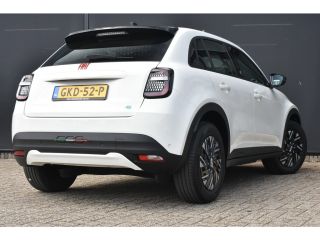 Fiat 600E RED 54 kWh 3 Fase | Navigatie by App | Parkeersensoren | Climate Control | Full-LED | Apple Carpl...