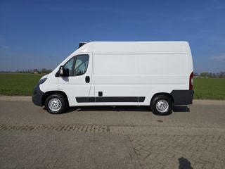Peugeot Boxer 330 2.0 BlueHDI L2 H2 Pro - 110 Pk - Euro 6 - Koel / Vries - Airco - Cruise Control