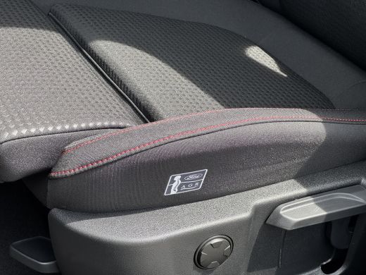 Ford Focus 1.0 EcoBoost Hybrid ST Line X | Winterpakket | Navi | Keyless entry+start | 18'' | Full-LED | App... ActivLease financial lease