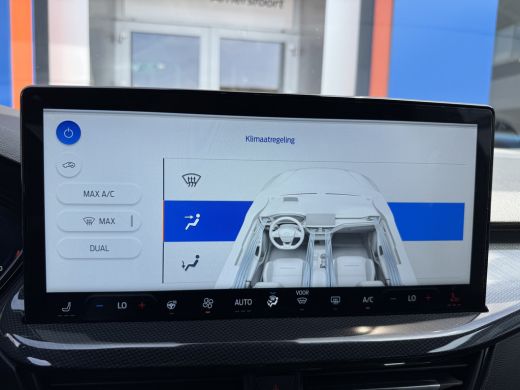 Ford Focus 1.0 EcoBoost Hybrid ST Line X | Winterpakket | Navi | Keyless entry+start | 18'' | Full-LED | App... ActivLease financial lease