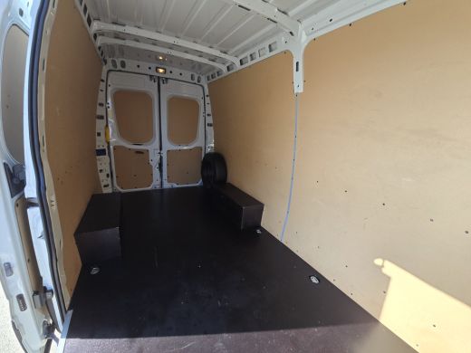Iveco Daily 35S14V 2.3 352L H2 - 140 Pk - Euro 6 - Airco - Cruise Control ActivLease financial lease