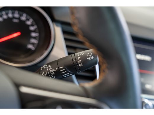 Opel Crossland X 1.2 Turbo 130PK Innovation + Automaat | AGR Stoelen | Camera | Climate Controle | Navigatie | Par... ActivLease financial lease