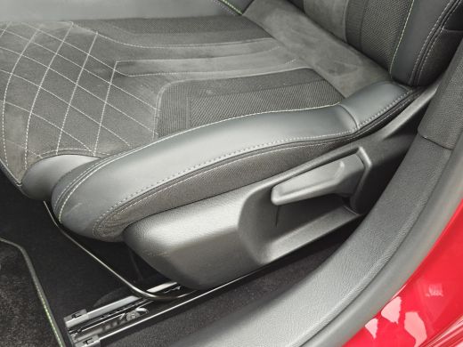 Peugeot 208 1.2 PureTech GT Pack ActivLease financial lease