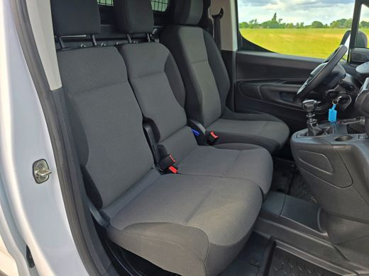 Peugeot Partner 1.2 PureTech Premium BENZINE - 110 Pk - Euro 6 - Airco -Cruise Control ActivLease financial lease