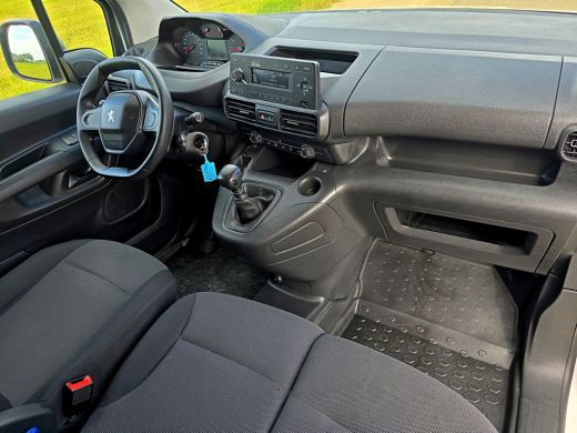 Peugeot Partner 1.2 PureTech Premium BENZINE - 110 Pk - Euro 6 - Airco -Cruise Control ActivLease financial lease