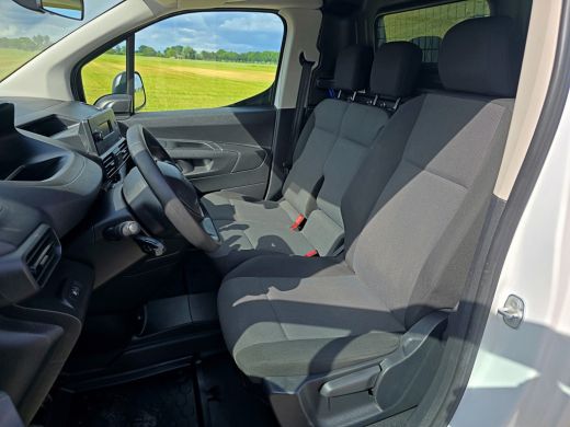 Peugeot Partner 1.2 PureTech Premium BENZINE - 110 Pk - Euro 6 - Airco -Cruise Control ActivLease financial lease